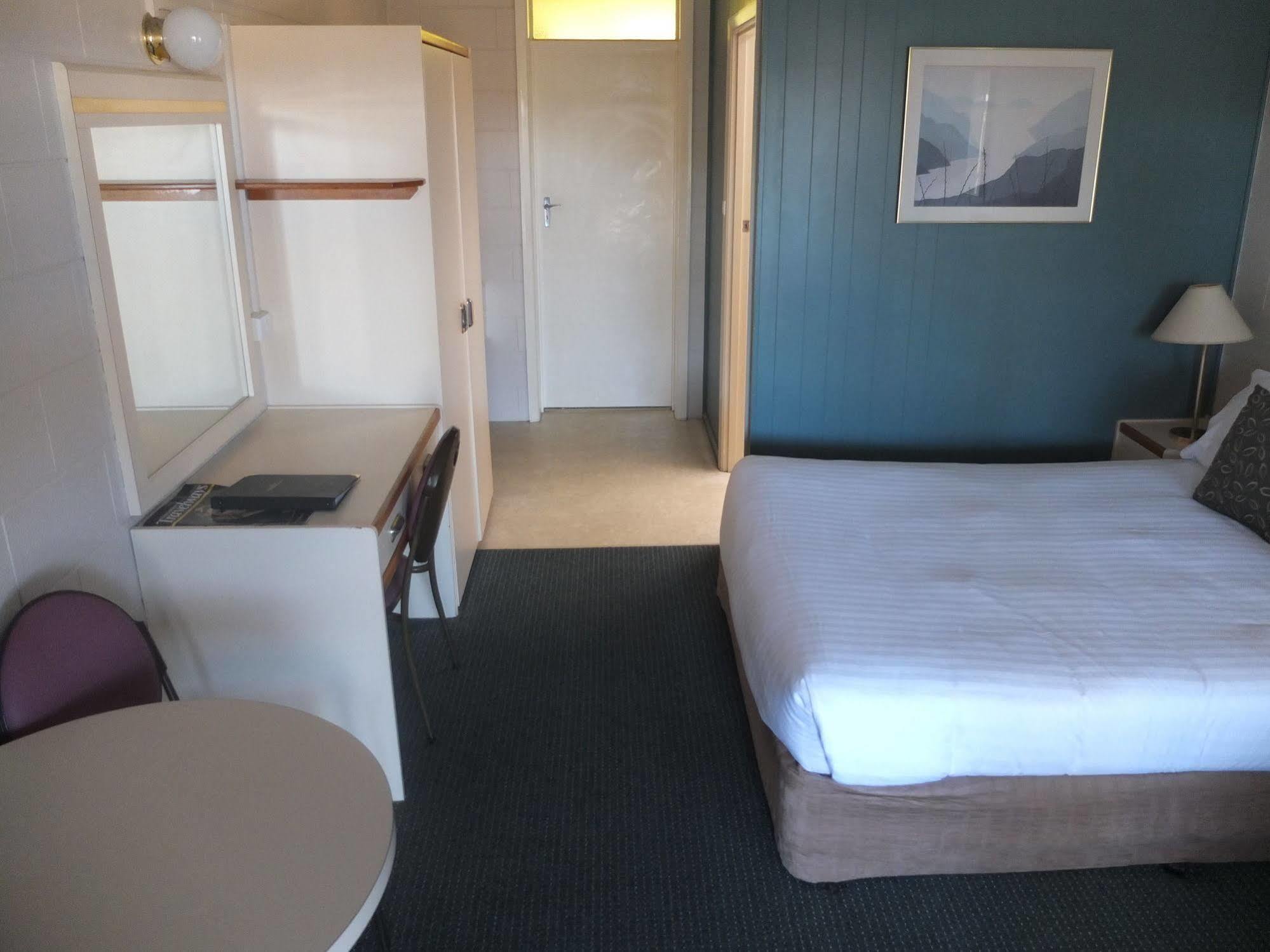 Comfort Inn 3*